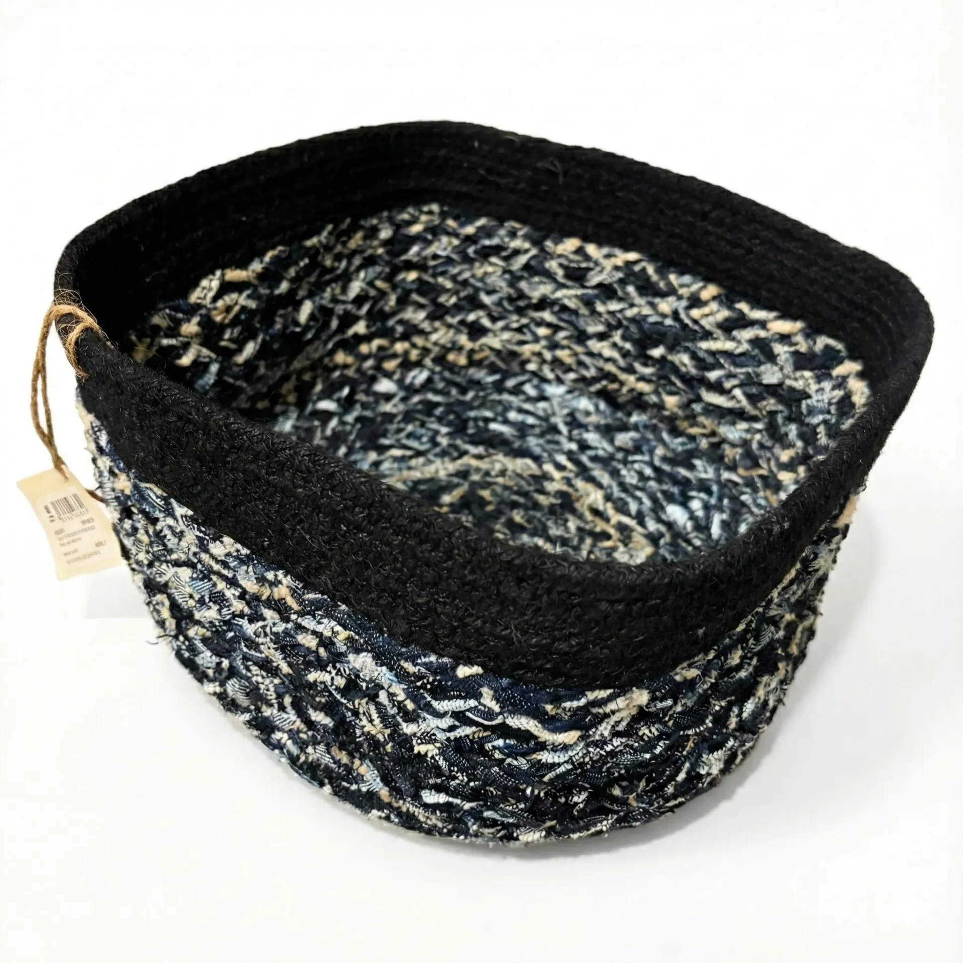 Cesta Artesanal de Tela Reciclada y Yute Negro – Diseño Sostenible de Bangladesh 30 cm (Comercio Justo)