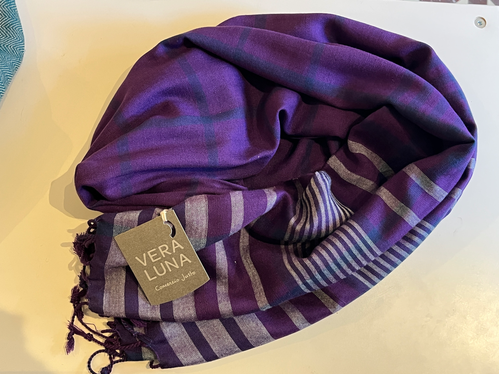 Pañuelo Viscosa Chandra Morado. India