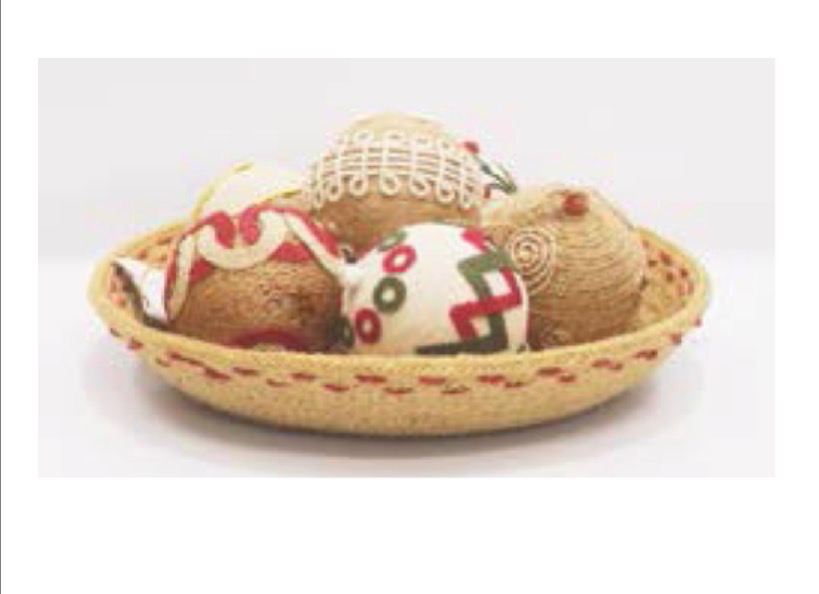 Cesta Shama Jute. base 18 cm x 4,5 cm ( adornos no incluidos )