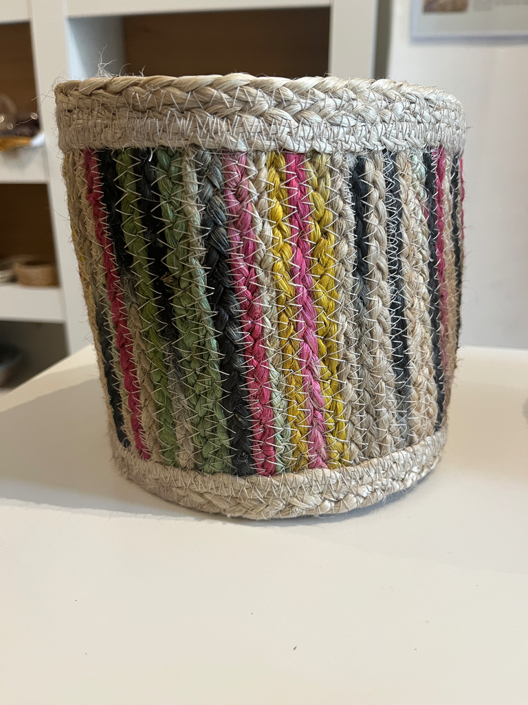 Cesta red. 18 cm diámetro de yute