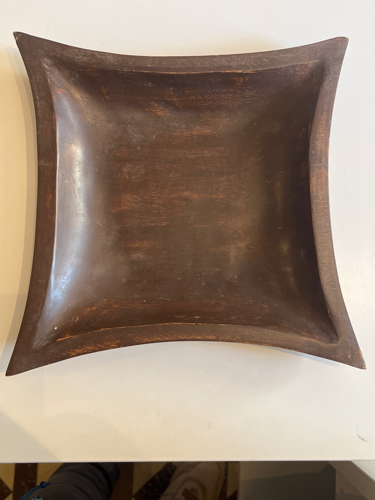 Bowl madera rojiza.