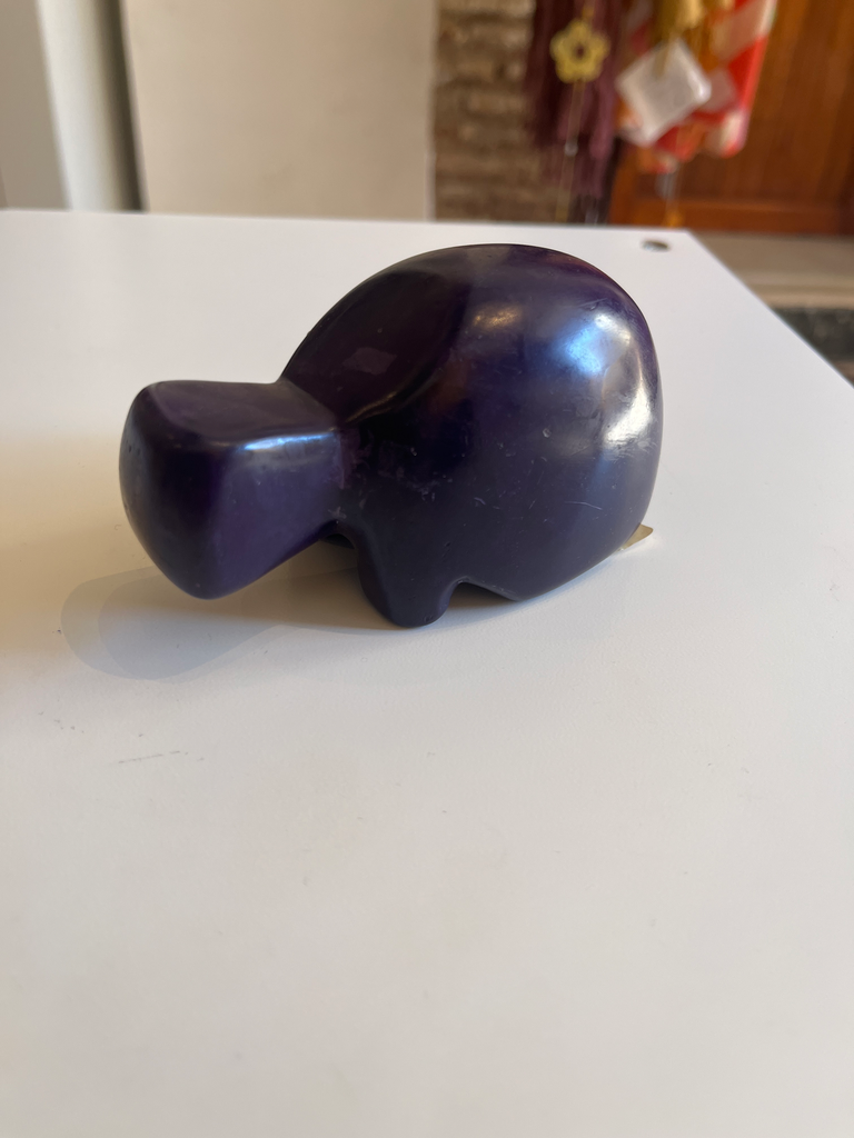 Hipopótamo piedra, morado. Kenia.