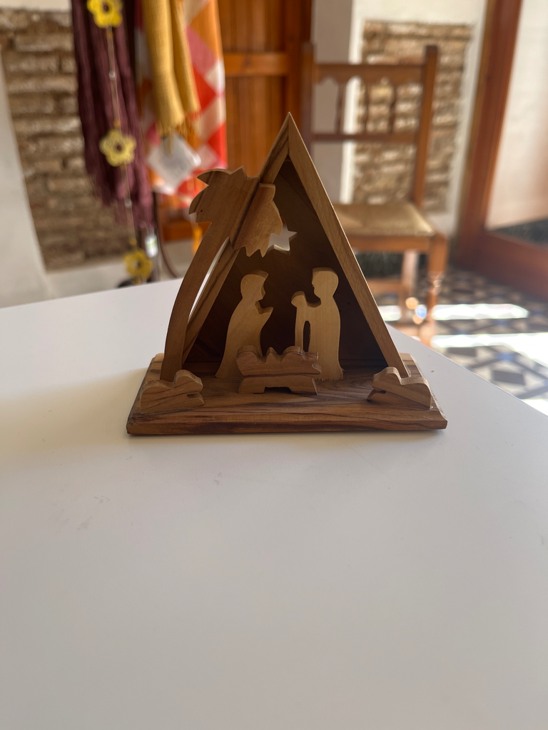 Belen madera, mediano. Palestina.