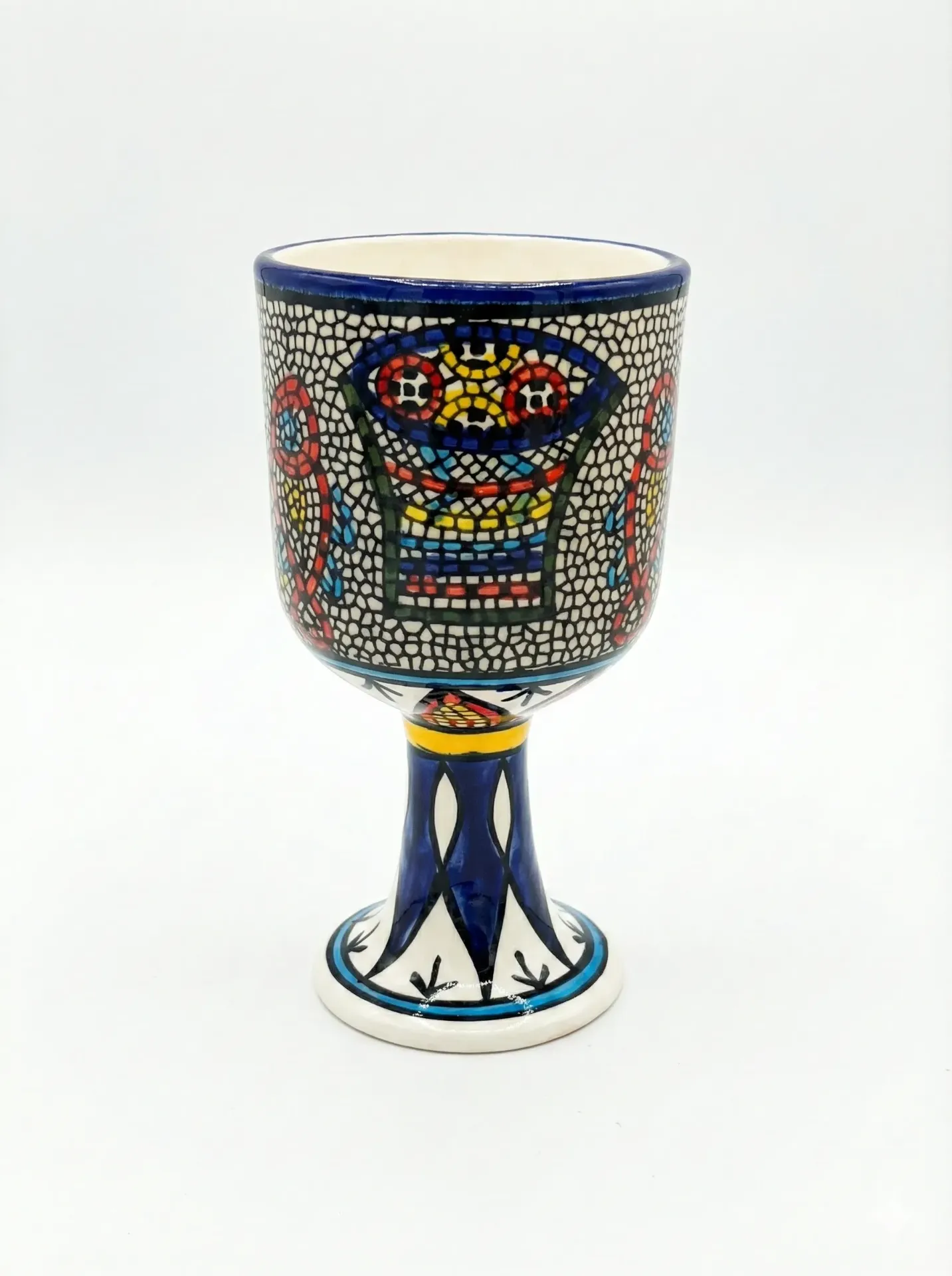 Caliz de cerámica artesanal de origen palestino