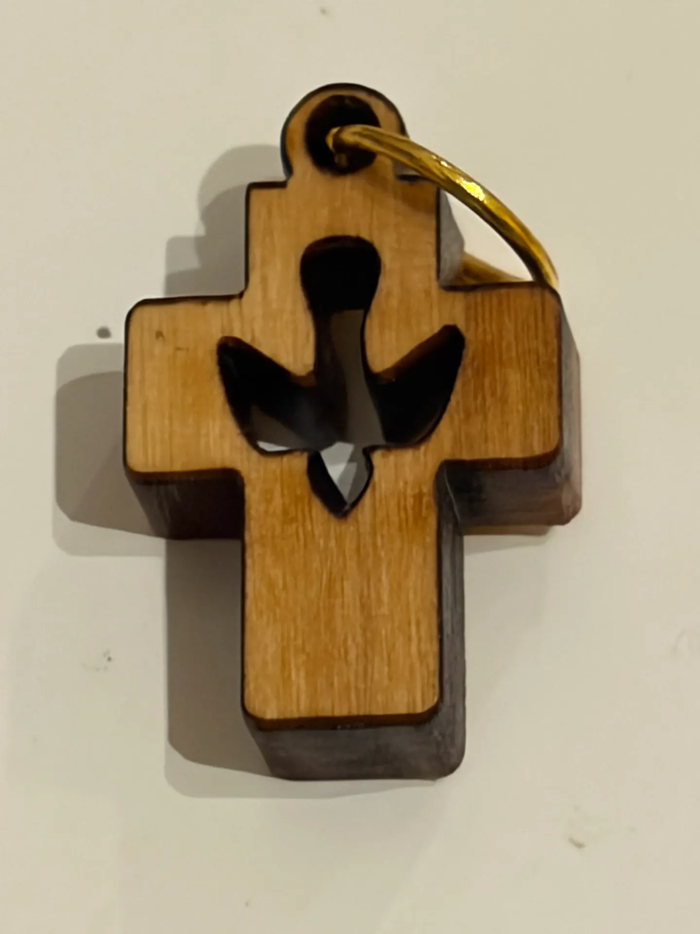 Cruz Colgante del Espíritu Santo - Artesanía de Madera de Olivo de Palestina