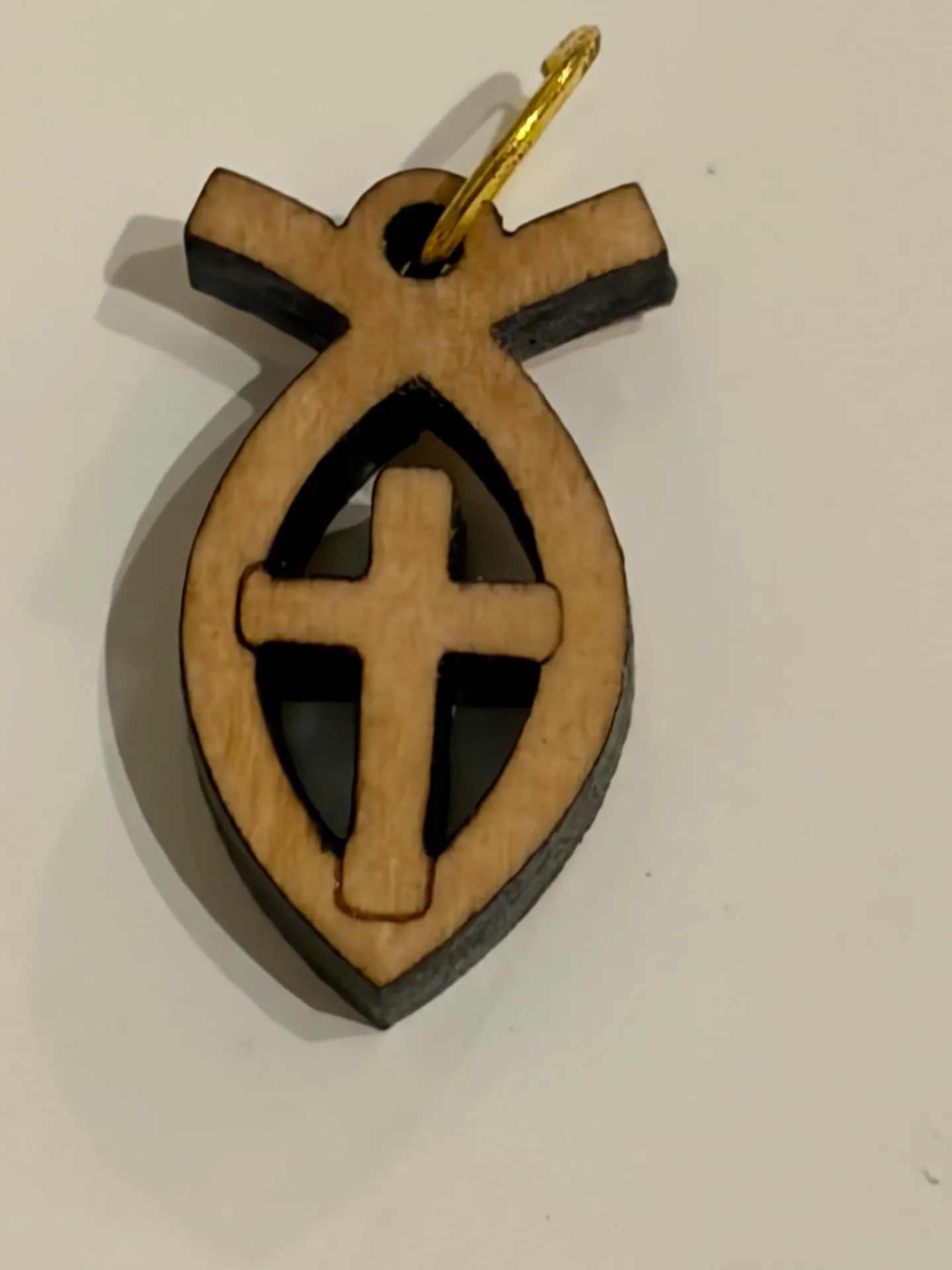 Colgante de Madera de Olivo de Tierra Santa – Pez y Cruz (Ichthys)